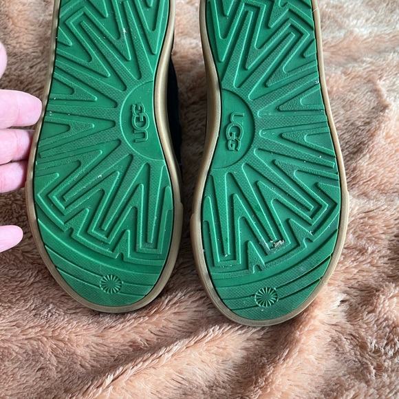 VGUC UGG runners - Picture 5 of 7